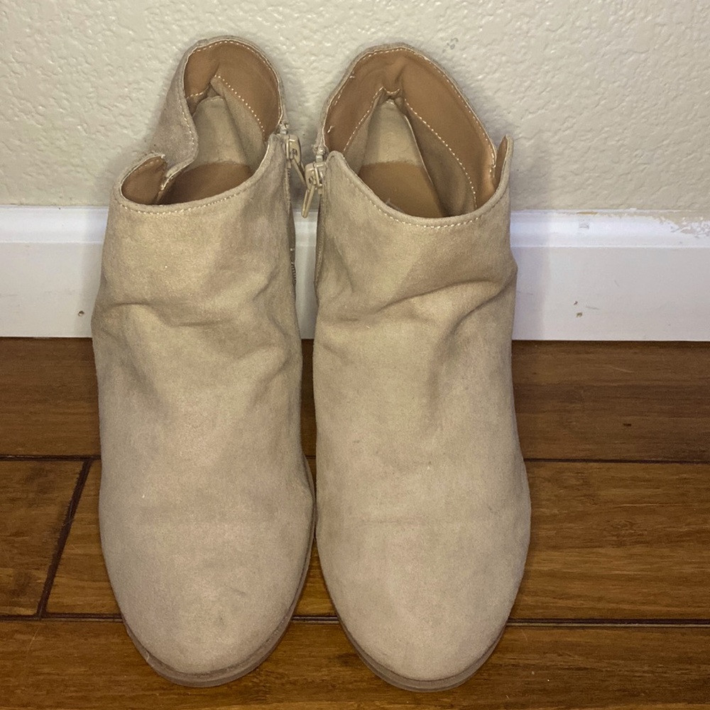 Justice Crème color Boots